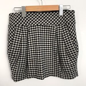 Houndstooth club Monaco bubble skirt (OG $ ~180) size 0